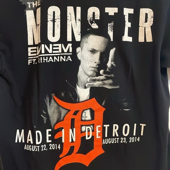 Eminem Tee Rhianna T-Shirt Small Monster Tour Black Rap HipHop Music Dr Dre - Picture 7 of 14
